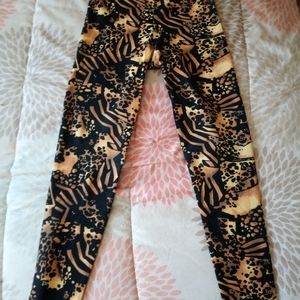 Jazzy Animal Print Leggings Size Med